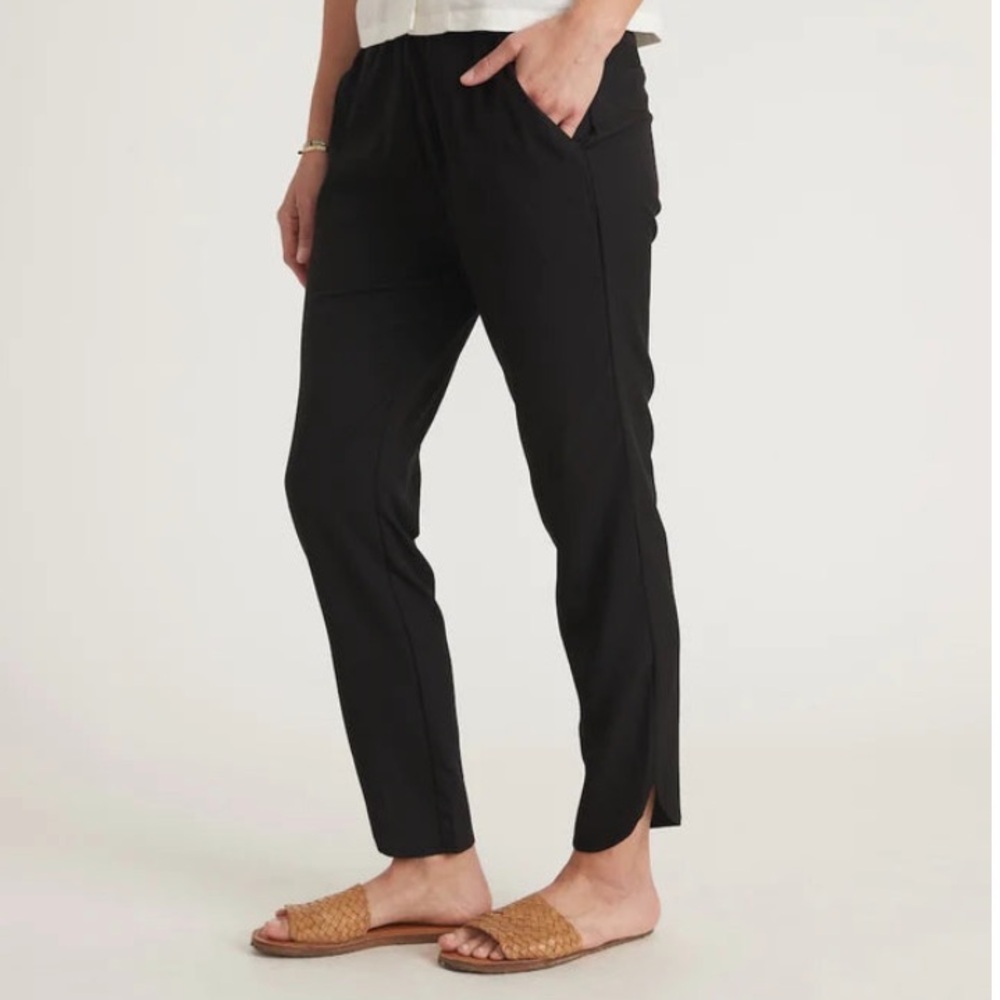 Re-Spun Allison Pant in Black - Medium - Petite / Black
